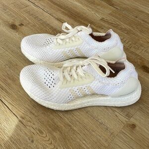 Women’s off white fly knit Adidas ultra boost size 8